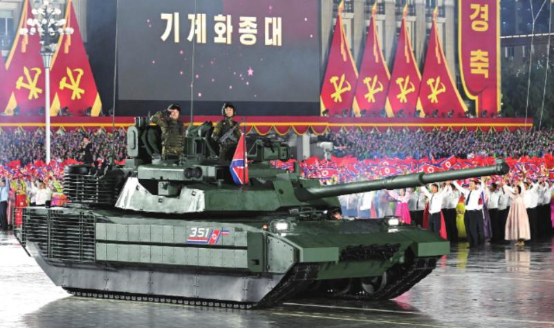 金主爱坐在天马20坦克驾驶位上开车的照片一出来，不少人好奇这车到底有多靠谱。天