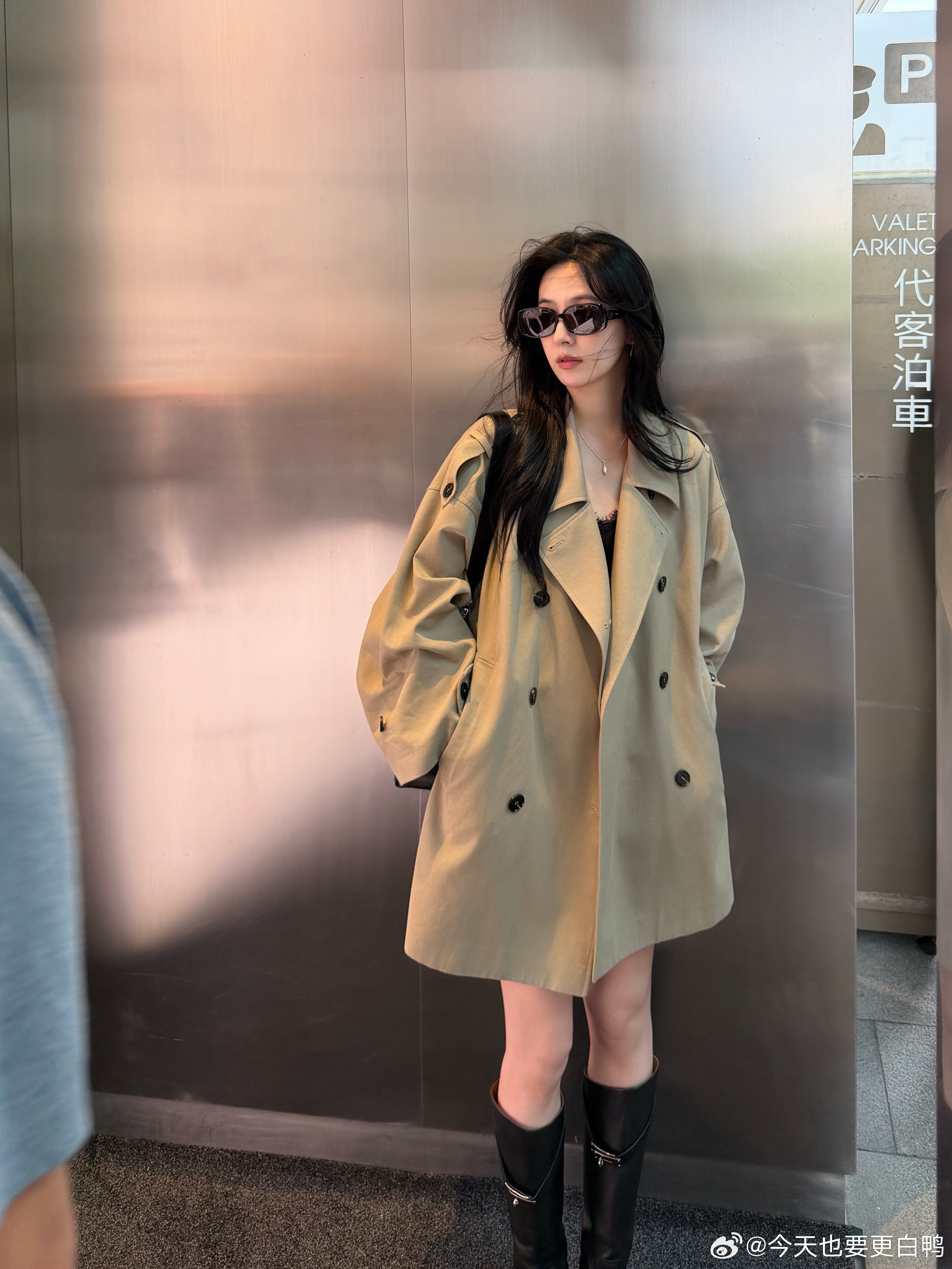 早呀！更更新一组逛街碎片特别安利一下这套ootd！！不需要认真搭也能很好看很有型
