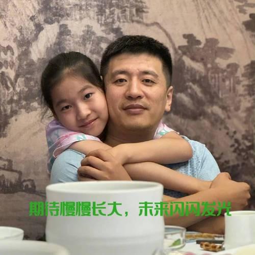 爆哭——张雪峰女儿千字告别文火了，被“成绩一般”开玩笑的女孩“一夜长大”，生死离