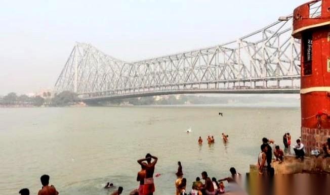 你知道最黑色幽默的事是什么吗？印度花了大价钱，费了九牛二虎之力给恒河“大扫除”