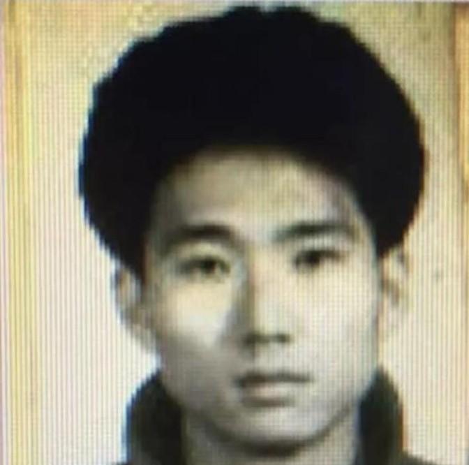 1999年，石二群抢走银行208万后直接逃之夭夭，翻身成了亿万富豪。娶了四个妻子