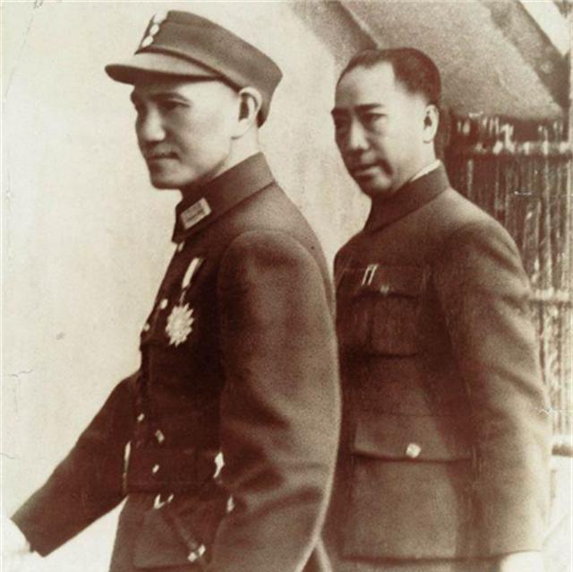 1942年，得知李开峰投敌后，戴笠一怒之下直接放话：“谁铲除李开峰就赏他20万大