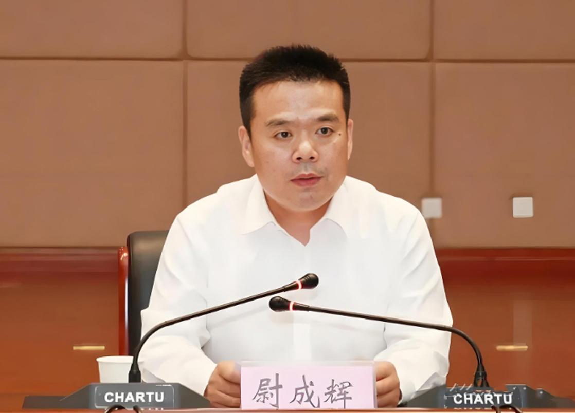 朋友曾经在安徽宿州市砀山县朱楼镇的梁寨中学教过书，他说他们学校以前的尉校长很年轻