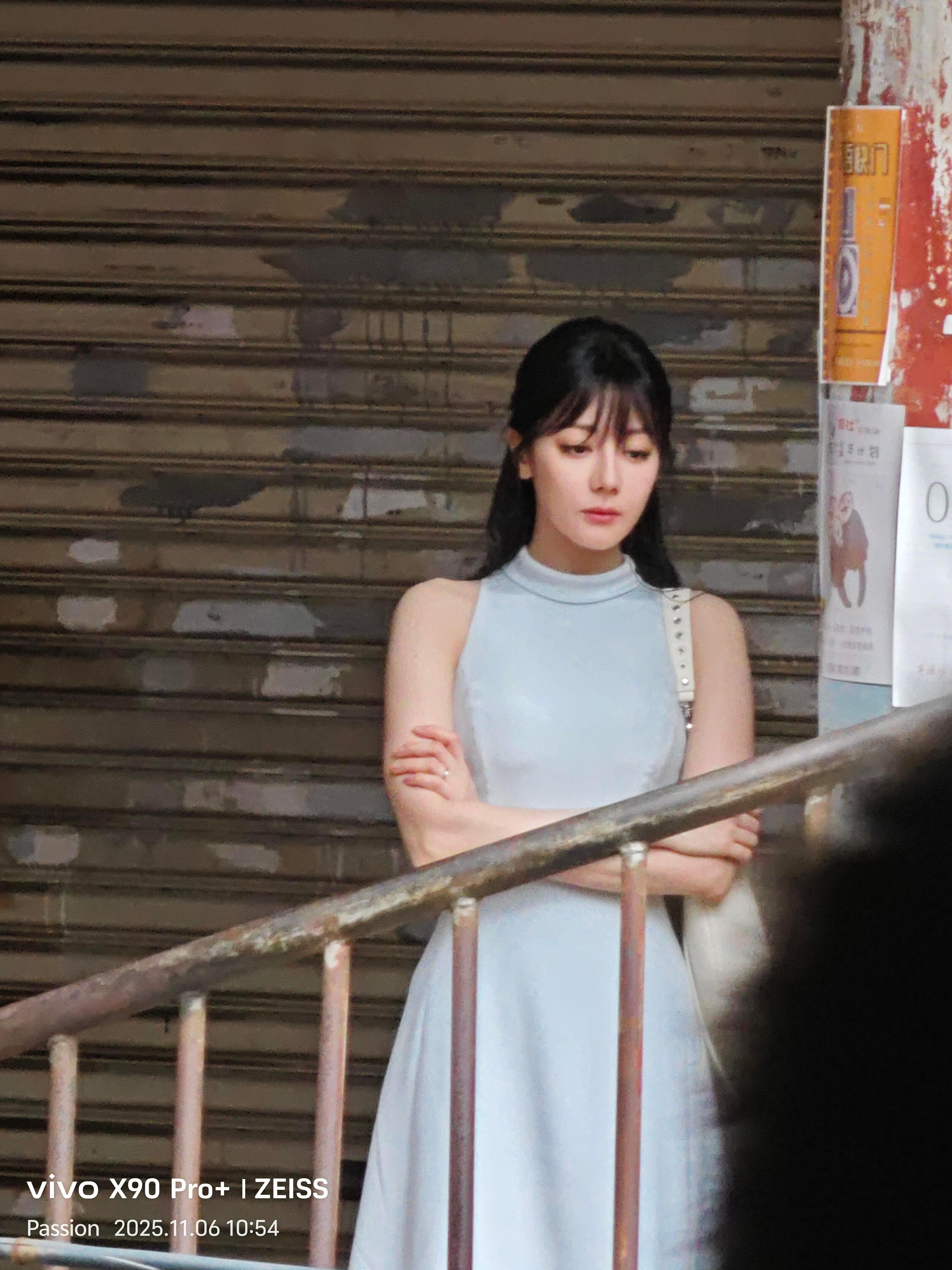 离5米远的迪丽热巴我滴个乖乖芭比娃娃啊​​​