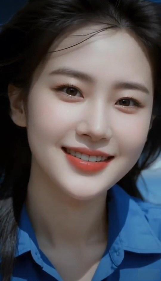 这个笑容好甜，心情都变好了！