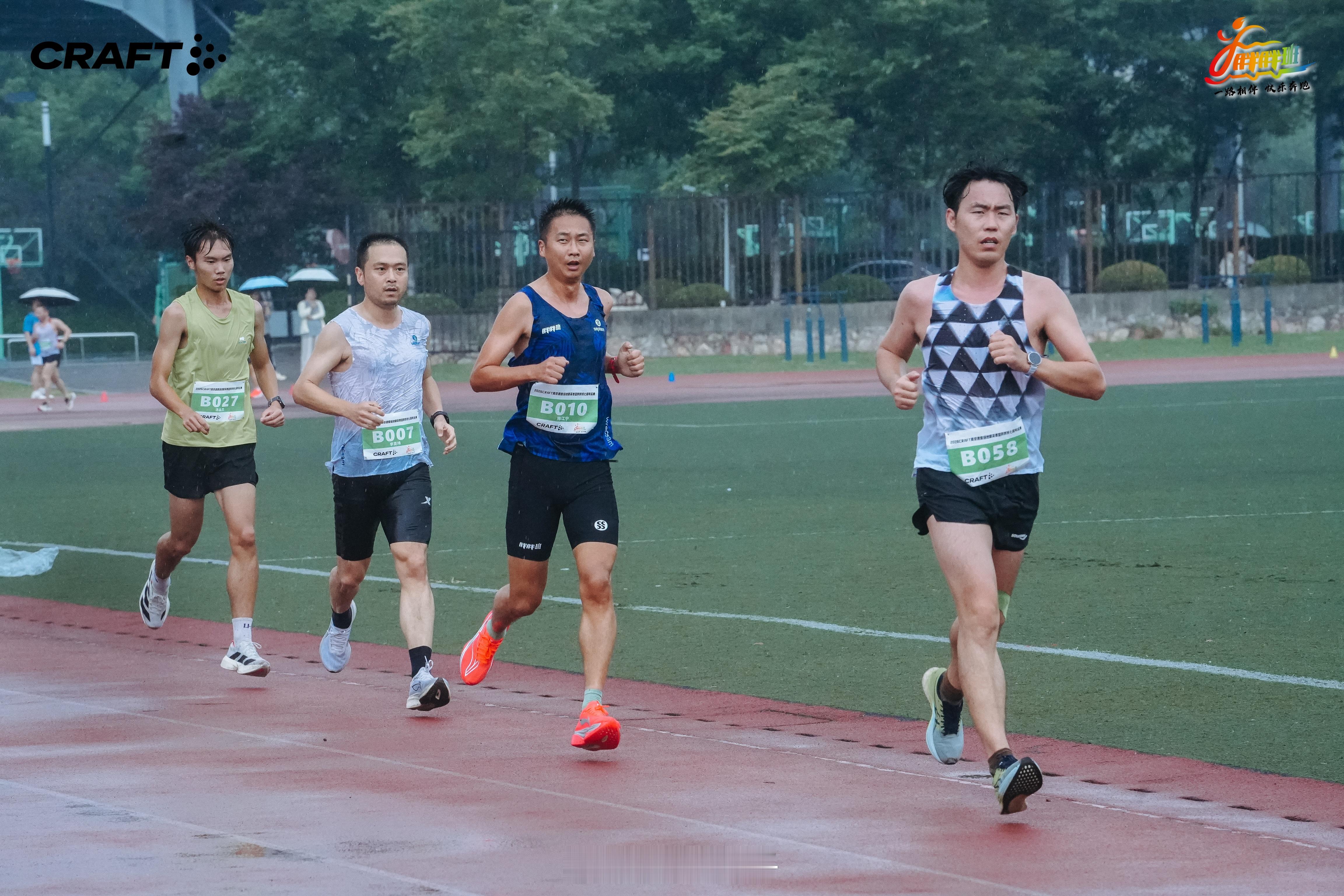 现在跑步越来越少每个月最多也就120公里基本保持100公里左右慢跑年中必须整个5