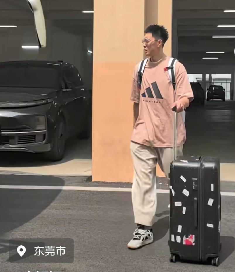 宏远出征江苏打客场，胡明轩可能没住宿舍，萨林杰并没有被放弃广东队明晚客场打江