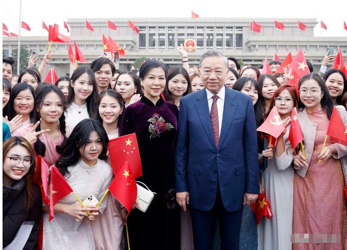 成了，越南答应中国了。北京时间4月15日，中越双方举行了会谈，最终顺利谈妥，双方