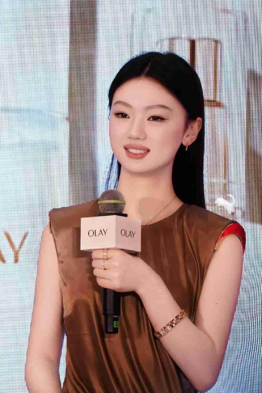 单依纯OLAY活动，状态怎么样​​​带定位晒今日生活我的今日状态：😁轻松愉