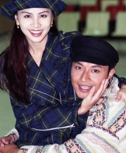 1992年，田丽爱上了刚刚离婚的马景涛，对他的女儿视如己出。当两人准备结婚时，马