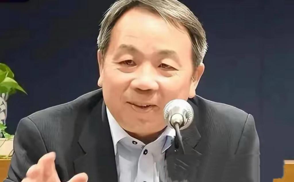 反华汉奸石平随团窜台，必须给他当头一棒9月8日，日本一支跨党派7人议员代表团