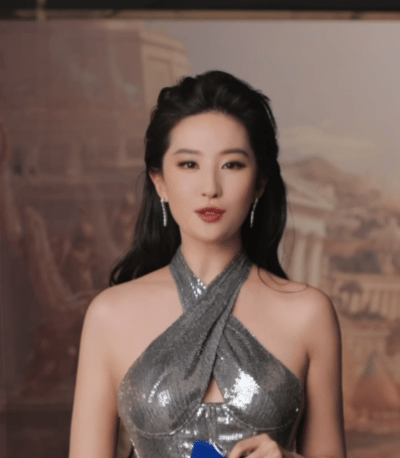 刘亦菲早春穿搭刘亦菲这张脸穿什么都美！恭喜刘亦菲商务版图再扩容，来到14个啦刘亦