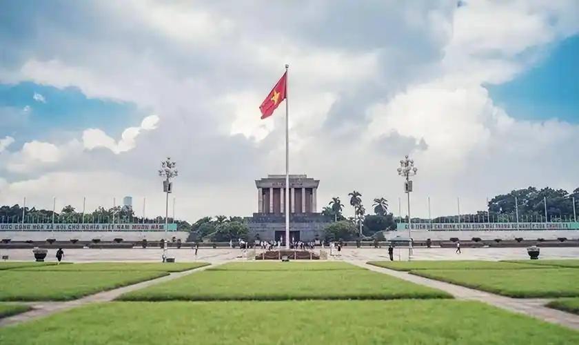 越南精英政治人物都特别精明，对中国主打的手段:求人办事的时候个个都是胡志明，事情