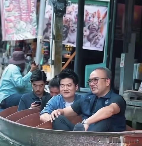 董宇辉泰国水果溯源，泰国官方高官全程陪同交流考察。此次董宇辉的行程由广西壮族自