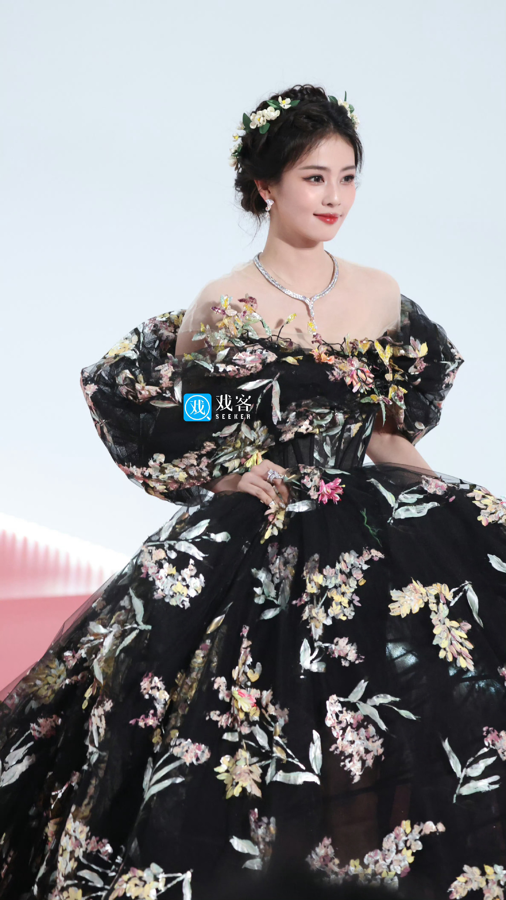 白鹿最近几次出现状态都很好，最主要我觉得她今年气质沉淀下来很多，稳下来了。