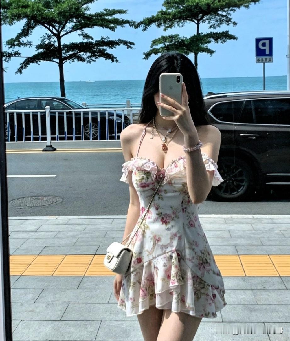 分手八年，初恋突然冒出来借钱，张口就要五万。我这同事倒是干脆，没寒暄没试探，