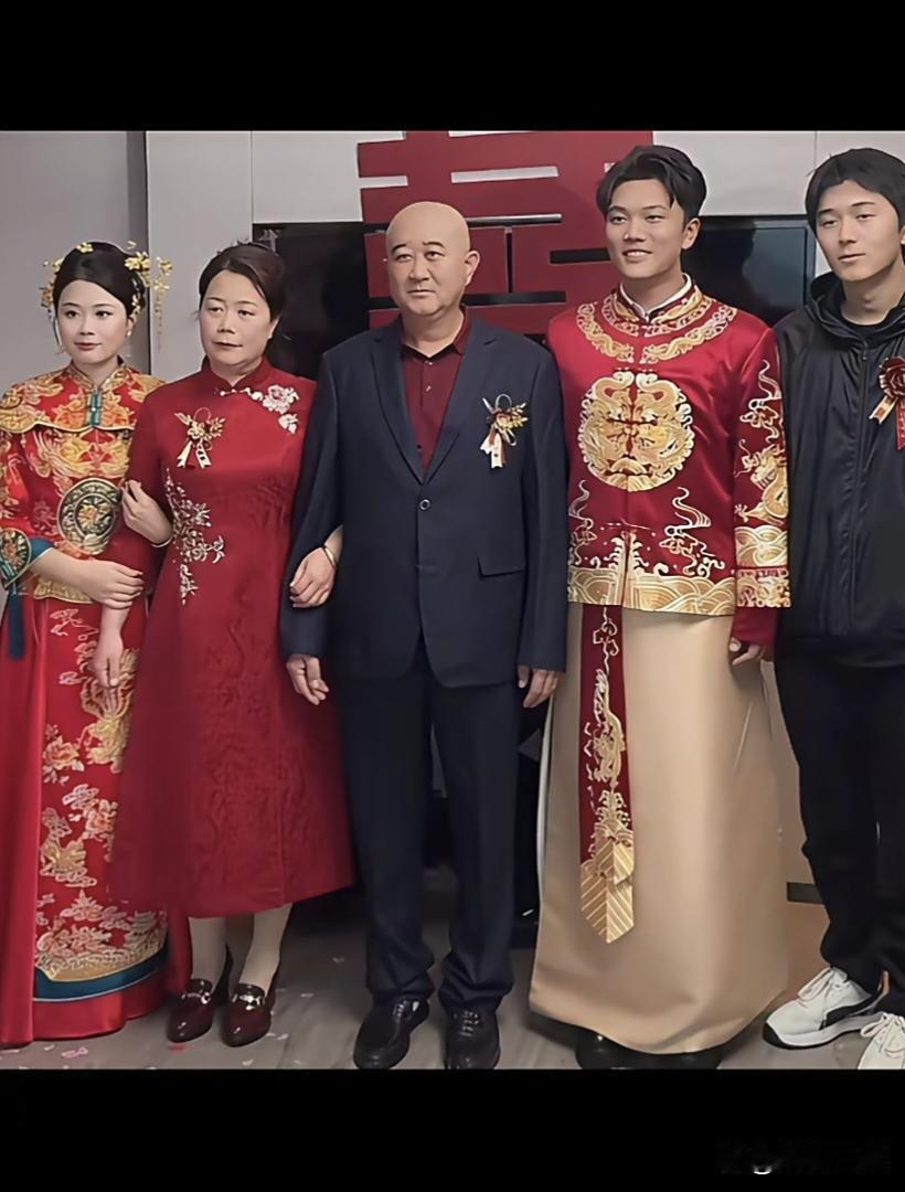 我好像明白了为什么王正正嫁到了富贵人家，她父母却肉眼可见的不开心。原来啊，王