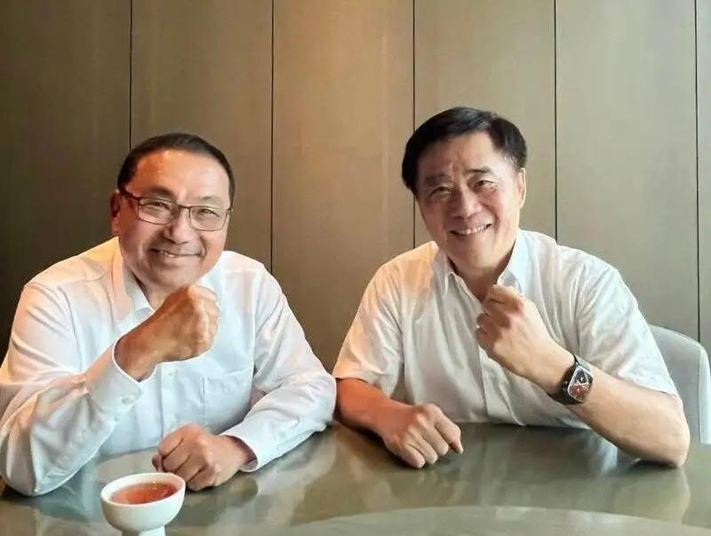 这不对啊！郝龙斌不是说要把花莲救灾放在第一位吗？为此甚至缺席了昨天下午的辩论会。