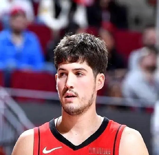 27%命中率差，火箭更衣室炸锅了杜兰特公开一句“我们没时间磨合”，直接把申