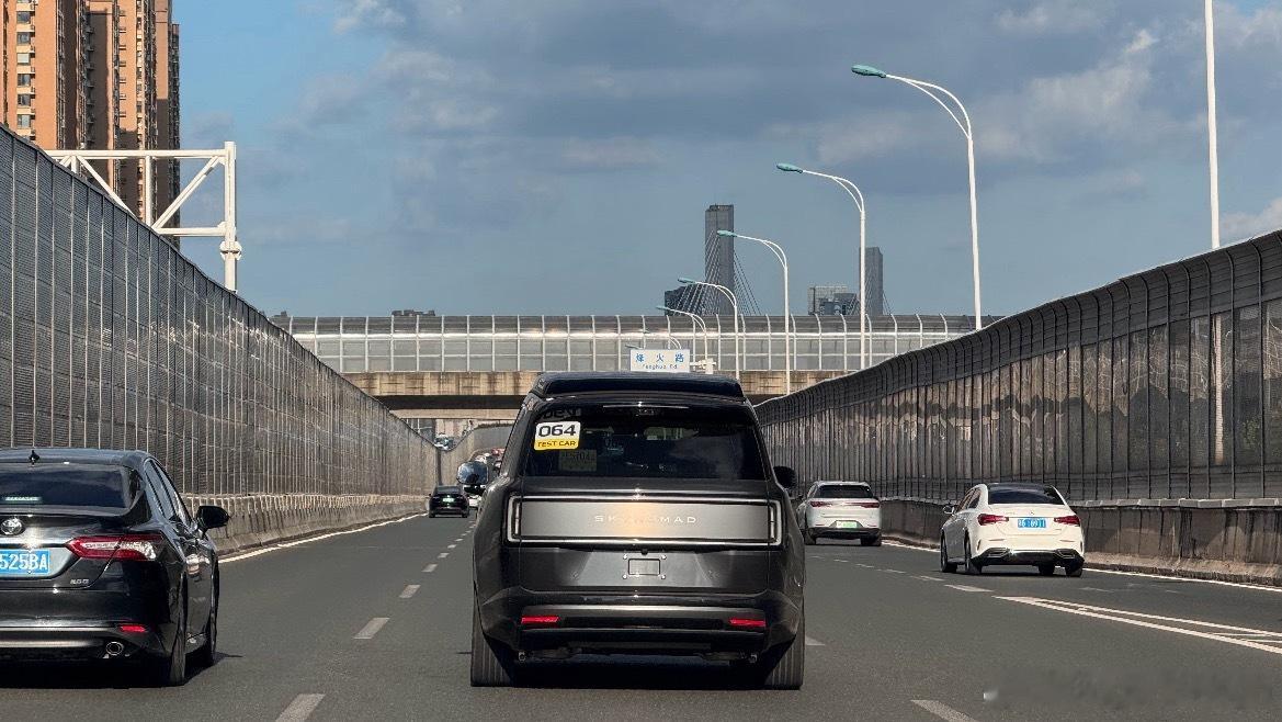 网友来稿，小米N90升顶版实车图额头是挺高的​​​