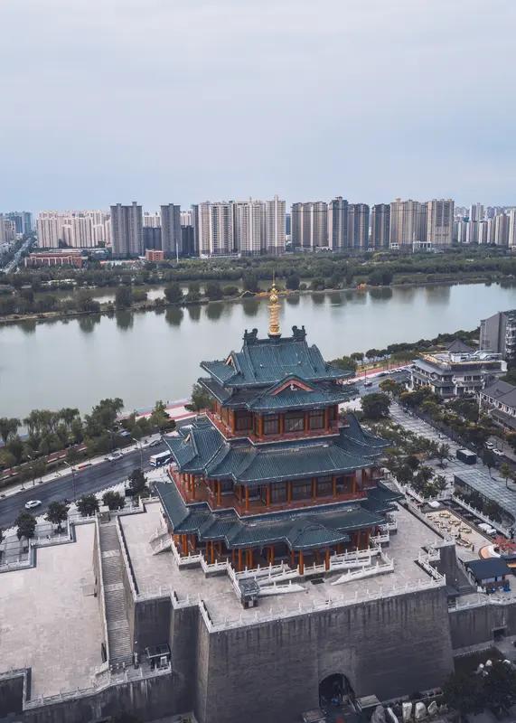 要说咸阳和西安谁才是真正的秦朝古都，这事儿还真有点复杂。咸阳在秦朝时可是绝对的核