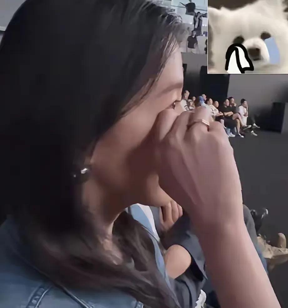 亏妻者百财不入，蔚来ES9发布会，李斌演讲老板娘王奕芝偷偷哭蔚来ES9发布会上