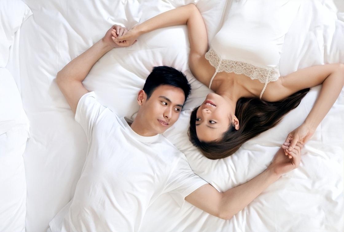 性猝死是怎么一回事？医生提醒：3类人群，同房时需要更加小心性行为中发生猝死，