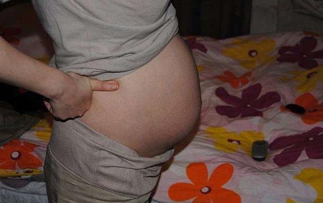 婆婆陪孕妇去做孕检, 没一会孕妇就出来了, 不愿意再做检查!
