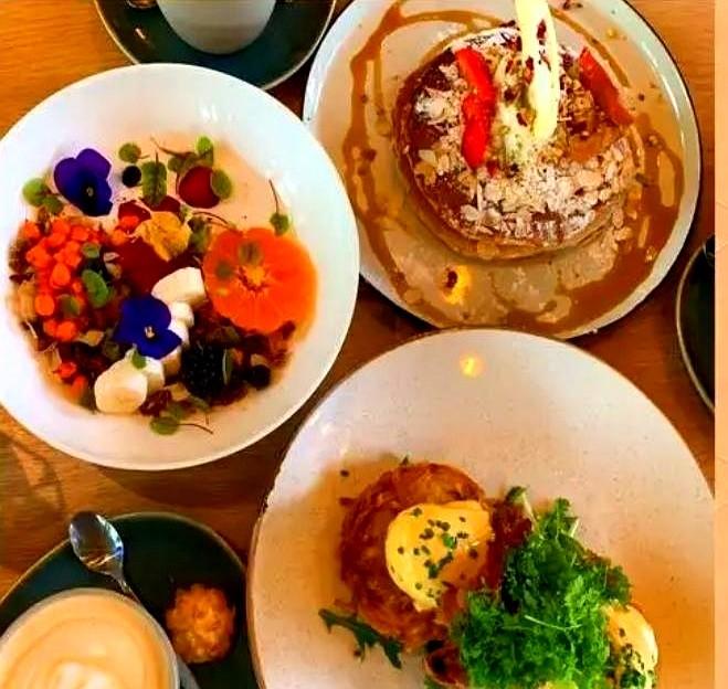 欧联杯费耶诺德打凯尔特人，俩队都有点“拉胯”。费耶诺德这边，范佩西最近有点像