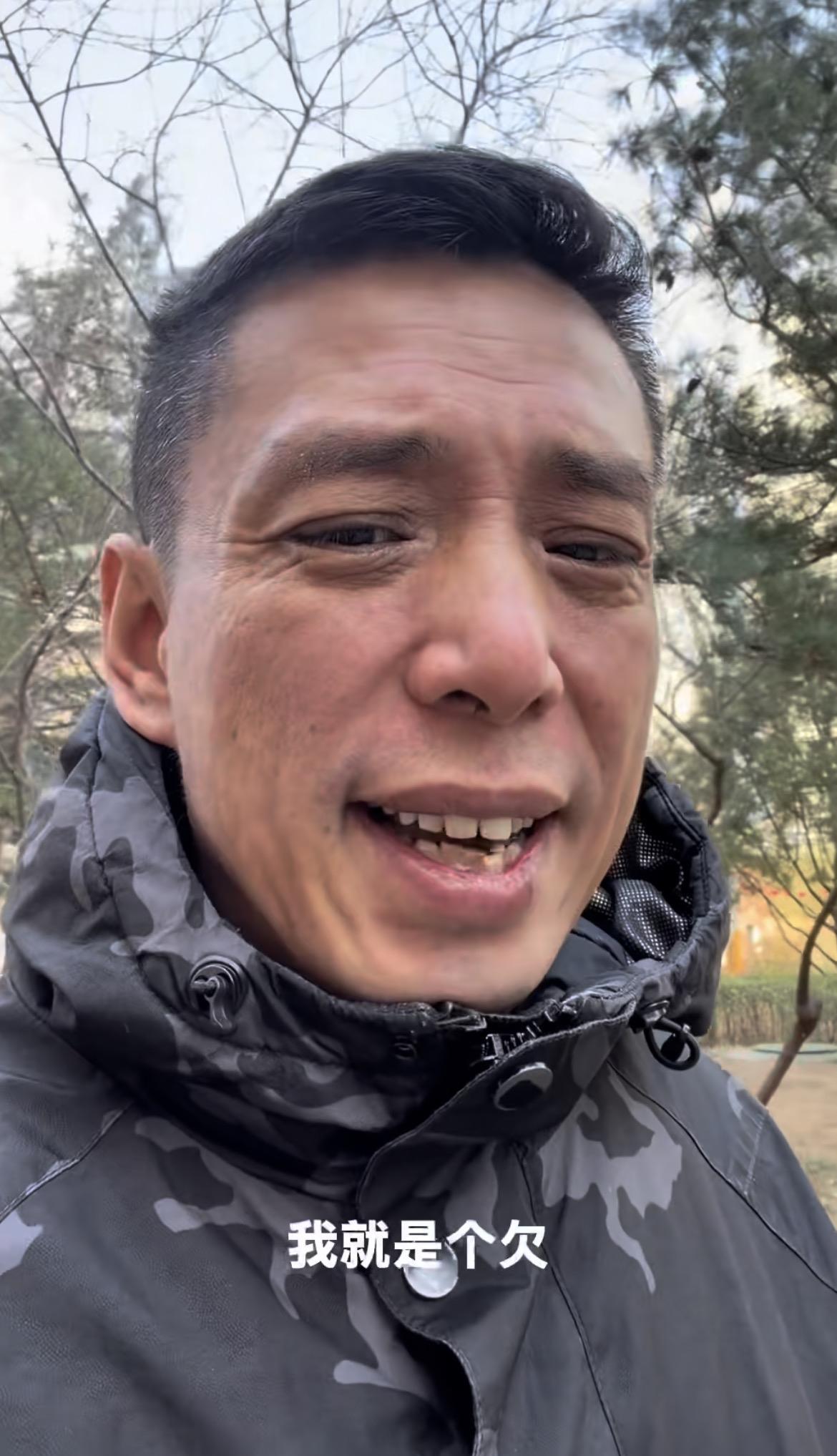 一个演员把自己爆红称为“回光返照”。贾旭明这两天涨了二十万粉。记者追问他感想