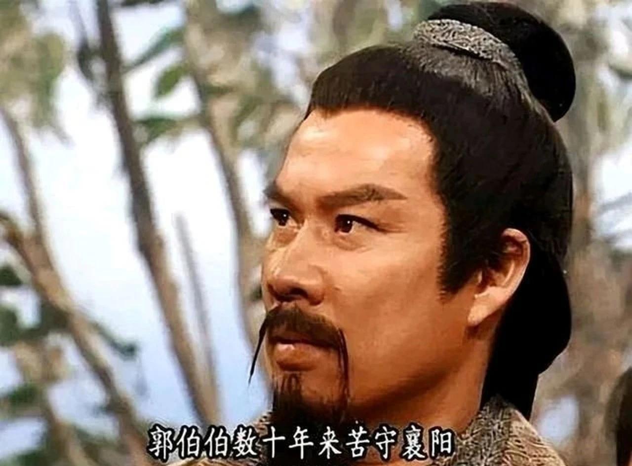 |先左后右|郭靖先是效忠成吉思汗，效忠到什么时候，一直效忠到成吉思汗死去。