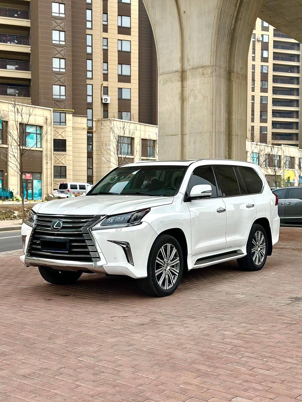 第三代雷克萨斯LX570