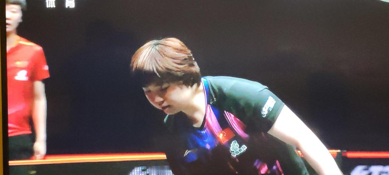 曼昱目前大比分3:1暂时领先大丫头！首局曼昱一路领先，以11:7波澜不惊拿先大