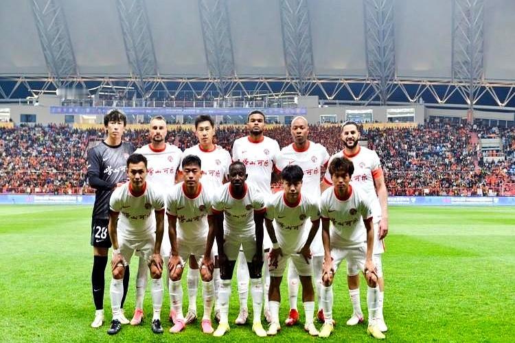 青岛海牛这回真被国际足联“断网拉黑”了。4月8号，国际足联官宣：海牛禁转