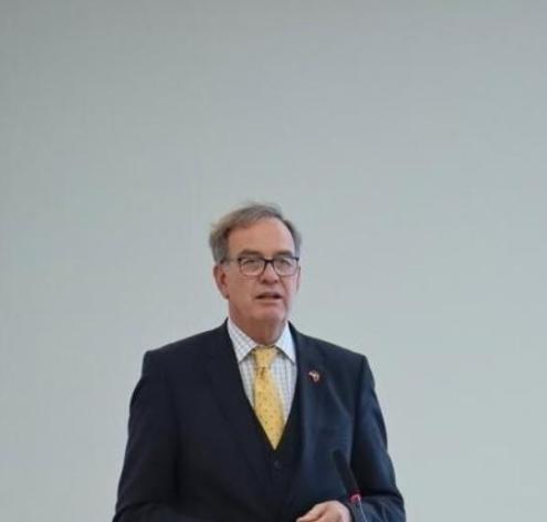 德国：中美打不起来了，因为打了也白打！日前德国教授曾坦率指出：美国不是害怕