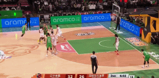 赵继伟前三节3分2板4助攻，应该留劲打末节，这样数据压力很大辽宁后劲不足，外