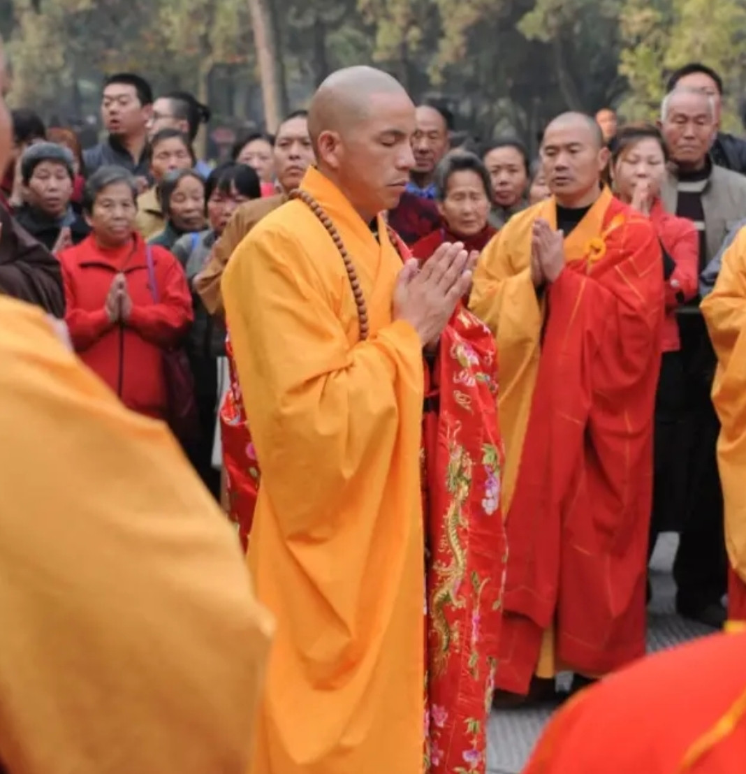 白马寺的住持印乐调任少林寺，接替释永信之后，其实还没几天，就已经有很多人开始说，