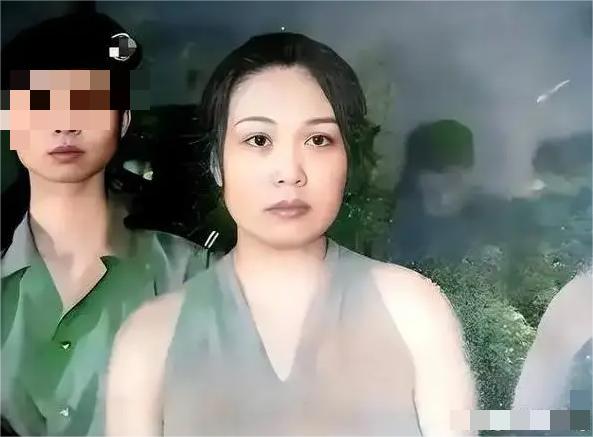 1999年，警方捣毁了位于北京亚运村“七号别墅”的特大“淫窝”。然而，组织者的身