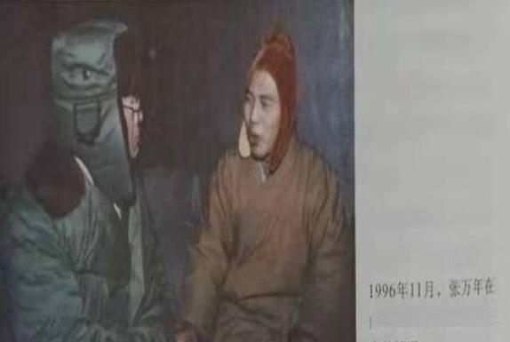 1996年时任中央军委副主席的张万年来到山西视察，在饭桌上他听到了一名部队领导的