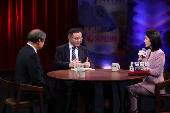 中国有两位预言神准的专家，一个是复旦的张维为，曾断言乌克兰或将亡国；另一位是林毅