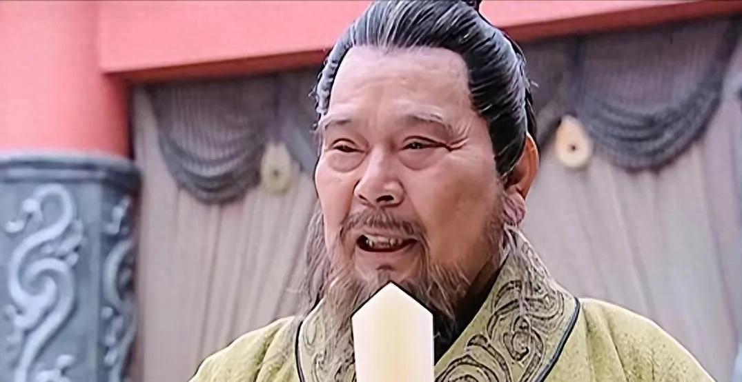 晁错上书削藩遭腰斩，他父亲在行刑前说的那句话，令后世扼腕千年。汉景帝三年，公