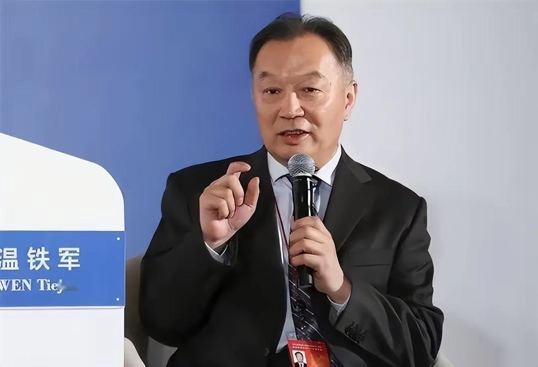 这番质问背后是四十年全球化博弈的残酷账单。当广东流水线上的工人日夜组装电子产品时