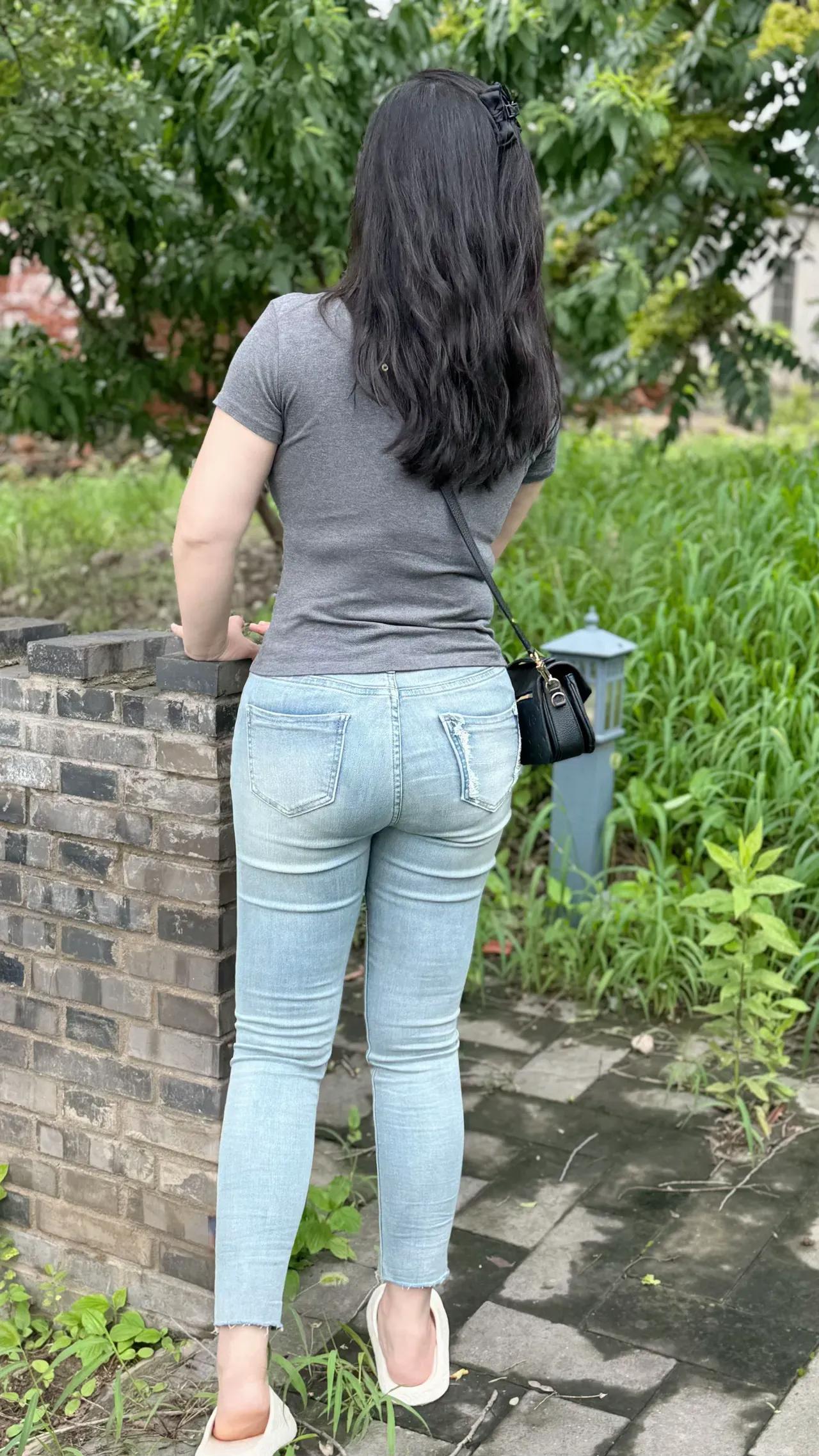 街拍好身材美女们（系列17）爱笑的女人魅力十足，你觉得呢甜妹的笑容有多治愈分