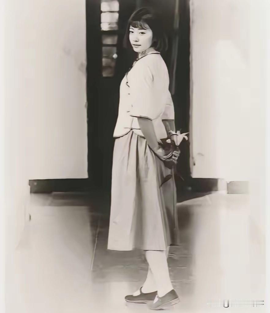 1916年，张作霖的三姨太为了泄愤，把侍女抽得遍体鳞伤。张作霖暴怒，一脚踹开房门