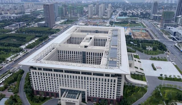 大开眼界！一座县政府办公大楼花去40亿元，这让人目瞪口呆，大跌眼镜的同时，禁不住