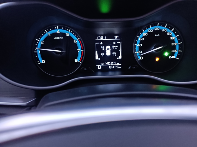 我怀疑我的车漏油了一箱油402公里跳灯。其中200公里高架跑的，基本都是70到