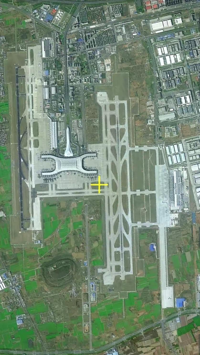 哇塞，白云机场都进入五跑道时代啦！这可太牛了。五跑道意味着啥？意味着航班起降能更