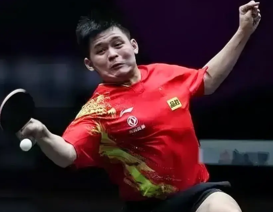 不得不承认，乒乓球越来越喜欢人高马大的高个子运动员了，瑞典冠军赛男单八强中有六名