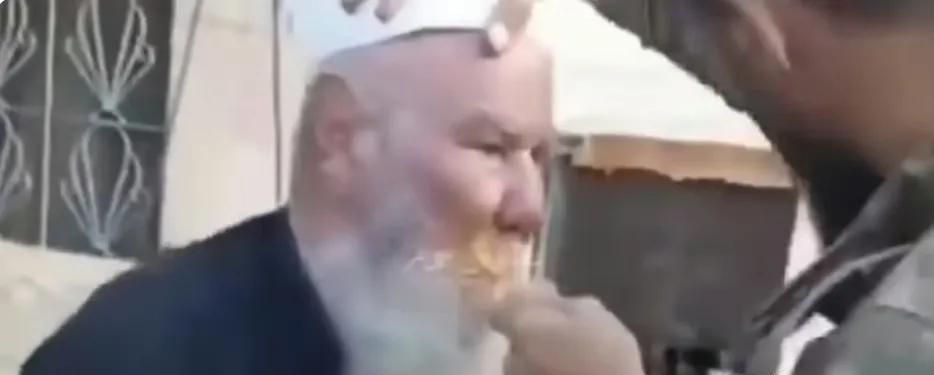 以色列对叙利亚现政权下死手答案这名长老身上，叙利亚军羞辱杀害了83岁德高望重的德