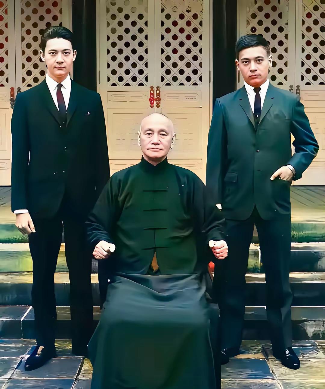 宋美龄八十大寿，蒋经国派最疼爱的小儿子蒋孝勇远赴纽约拜寿，可没想到，宋美龄身边的